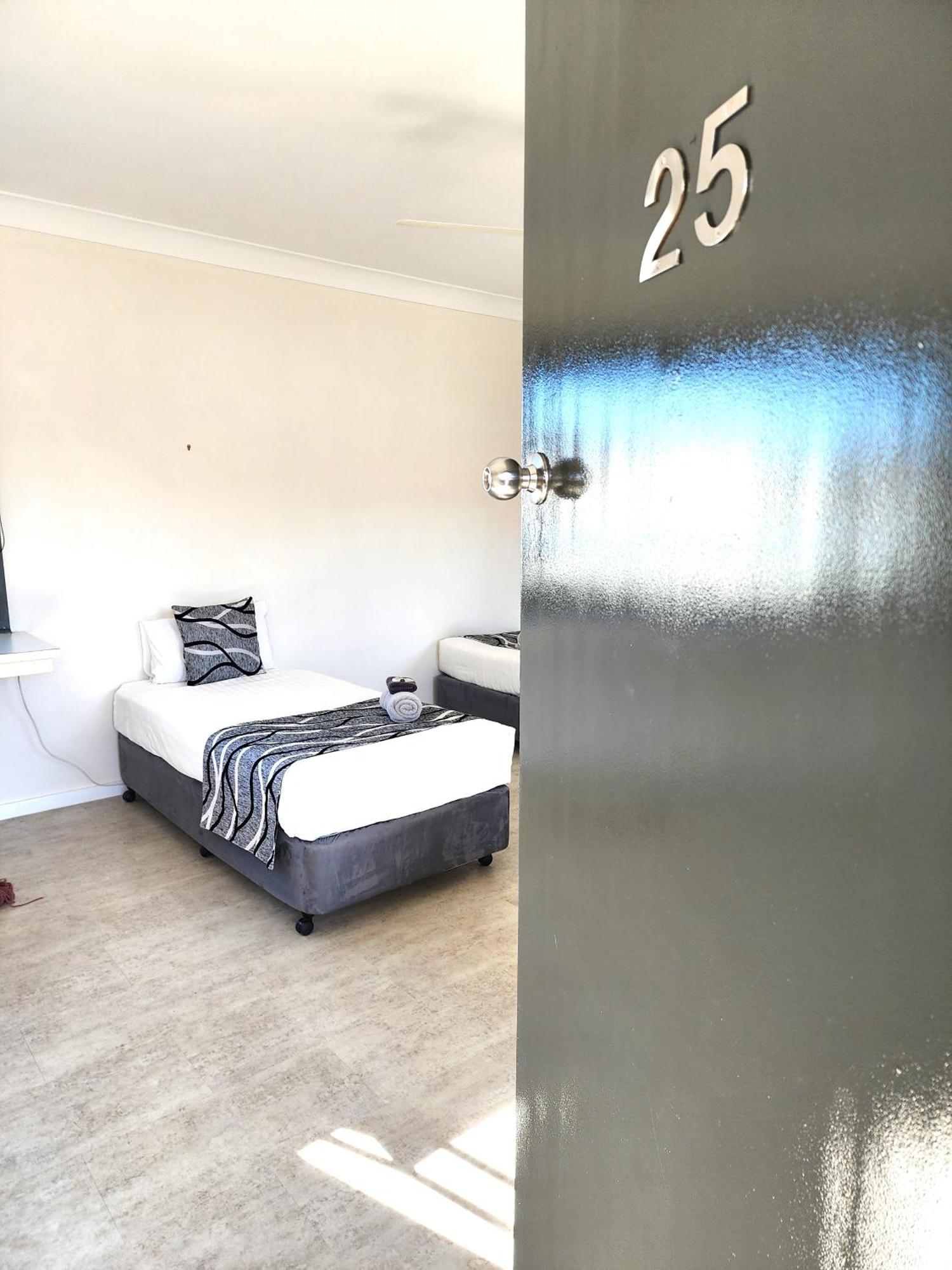 Inverell Motel Exteriör bild